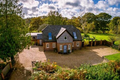 7 bedroom country house for sale