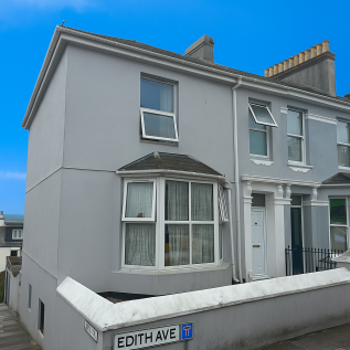 6 bedroom end of terrace house for sale