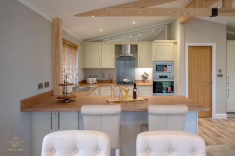 2 bedroom lodge for sale