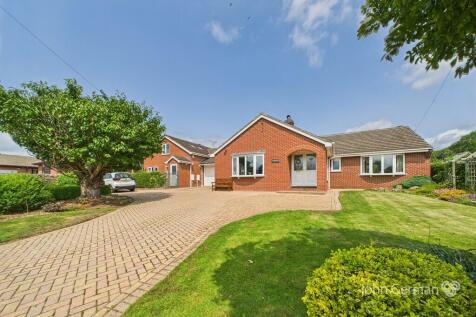 Plains Lane, Blackbrook 4 bed detached bungalow for sale