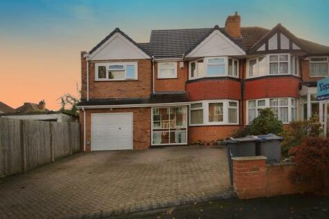 4 bedroom semi-detached house for sale