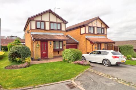 3 bedroom link detached house for sale