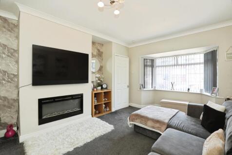 3 bedroom town house for sale