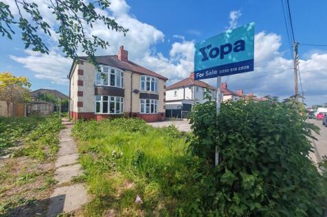 2 bedroom semi-detached house for sale