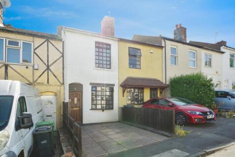 2 bedroom terraced house for sale