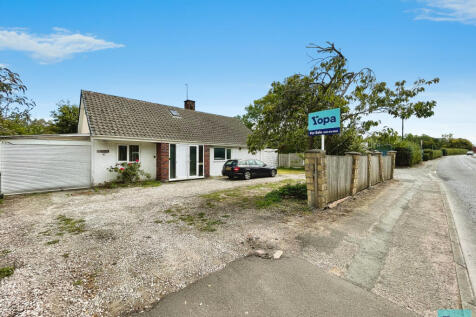 3 bedroom detached bungalow for sale