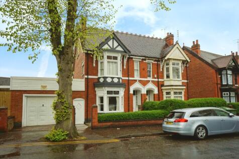 6 bedroom semi-detached house for sale
