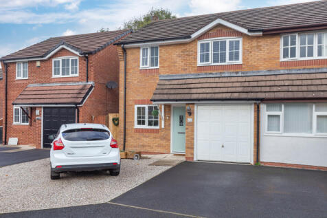3 bedroom semi-detached house for sale