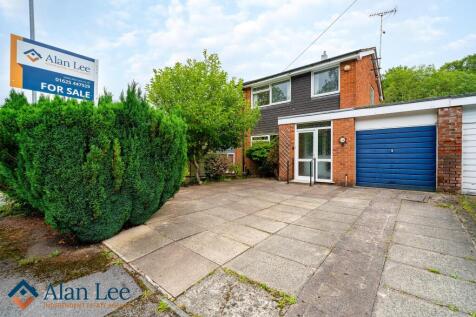 Westbury Drive, Macclesfield, SK11 8LJ 3 bed semi