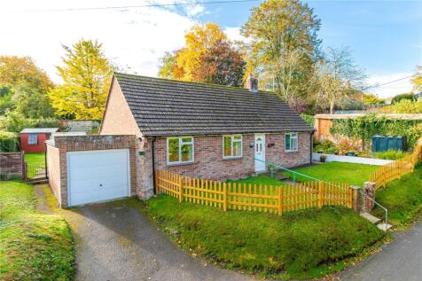 Jarvis Street, Upavon, Pewsey... 3 bed detached bungalow for sale