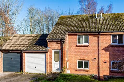 Rogers Meadow, Marlborough... 3 bed semi