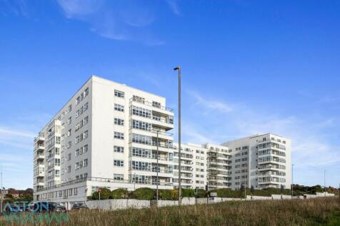 Marine Drive, Brighton BN2 3 bed apartment for sale