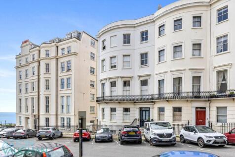 7 bedroom end of terrace house for sale