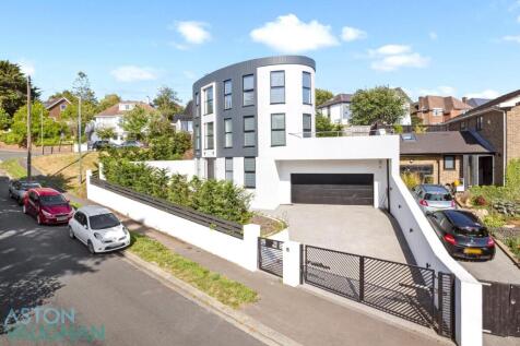 Woodland Drive, Hove BN3 4 bed detached house for sale