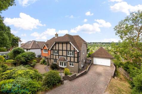 6 bedroom detached house for sale