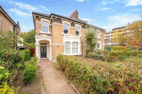 Glensdale Road, London SE4 3 bed flat for sale