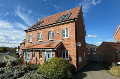 3 bedroom semi-detached house for sale