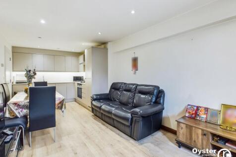 The Broadway, Buckingham House East... 1 bed flat for sale