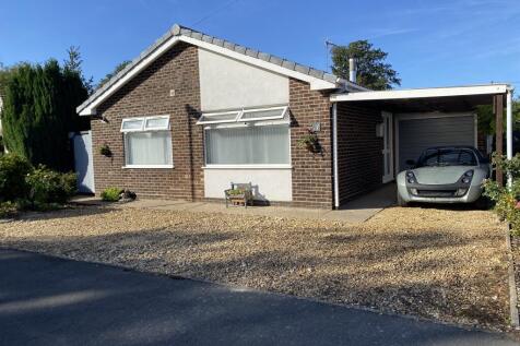 Hix Close, Holbeach 2 bed detached bungalow for sale