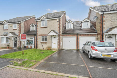 3 bedroom link detached house for sale