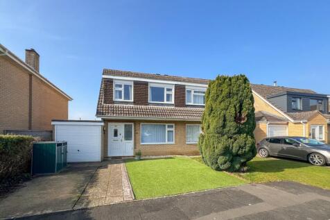 3 bedroom semi-detached house for sale