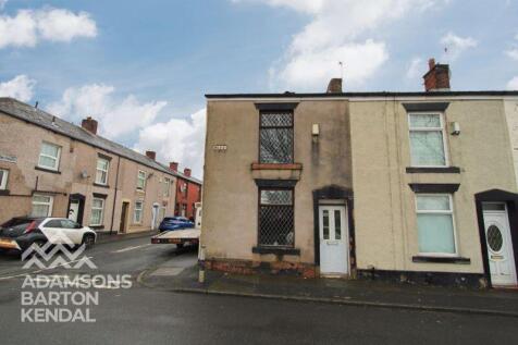 Wild Street, Heywood OL10 2 bed end of terrace house for sale