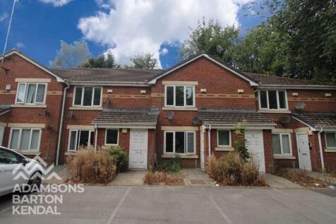 Heights Court, Cronkeyshaw, OL12 2 bed apartment for sale
