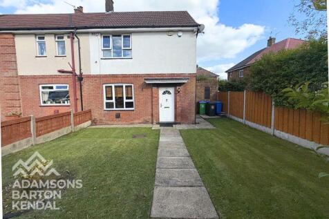 Hill Top Drive, Kirkholt, OL11 2 bed semi