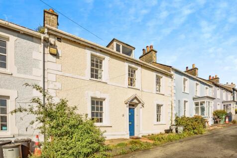 4 bedroom terraced house for sale