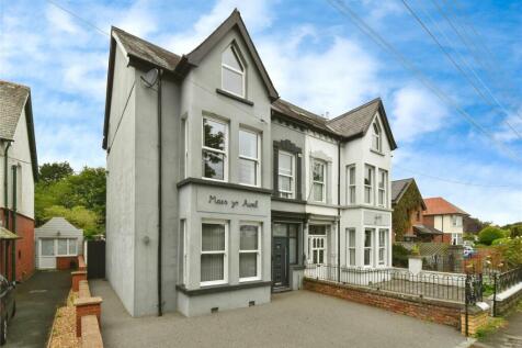 6 bedroom semi-detached house for sale