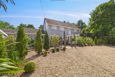 Wrexham Road, Pentre Bychan, LL14 6 bed detached house for sale