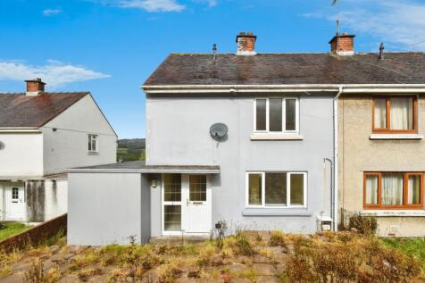 2 bedroom semi-detached house for sale