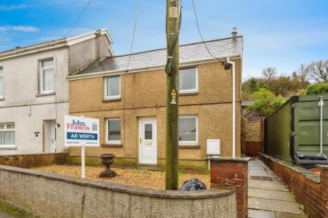 2 bedroom semi-detached house for sale