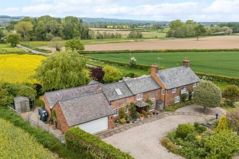 Osbaston, Oswestry. 4 bed country house for sale