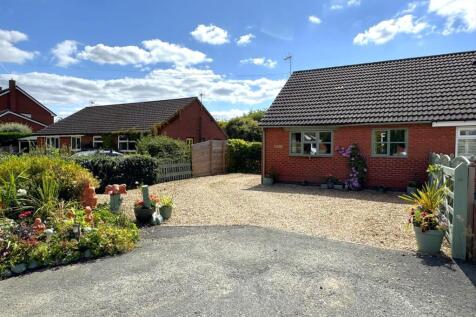 Ellesmere Road, Tetchill. 2 bed bungalow for sale
