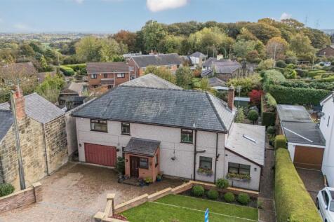 New Road, Coedpoeth. 4 bed house for sale