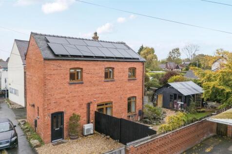 Green Lane, St. Martins. 2 bed house for sale