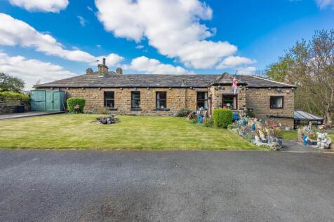 Lady Ann Road, Batley 3 bed detached house for sale