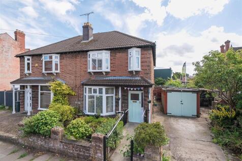89 Bishop Street, Cherry Orchard... 3 bed semi