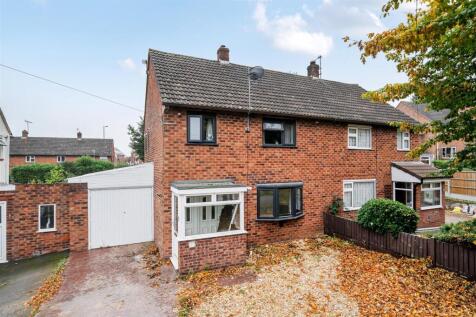15 Chatford Drive, Shrewsbury, SY3 9PG 3 bed semi