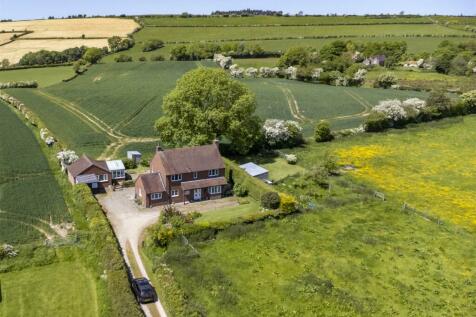 5 bedroom country house for sale