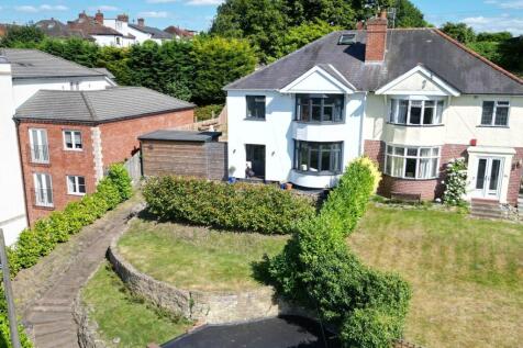 Worcester Street, Stourbridge, DY8 3 bed semi