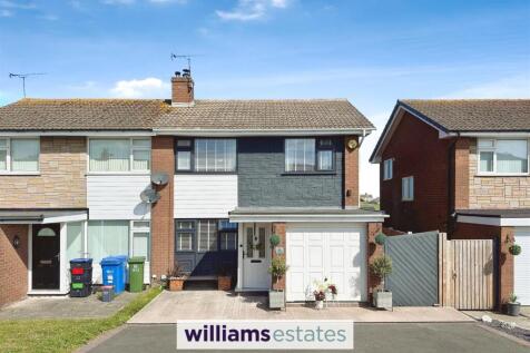 3 bedroom semi-detached house for sale