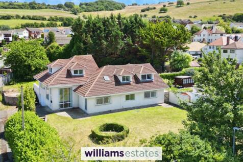 6 bedroom detached house for sale