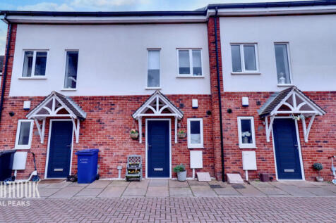 Staveley Road, poolsbrook 3 bed terraced house for sale