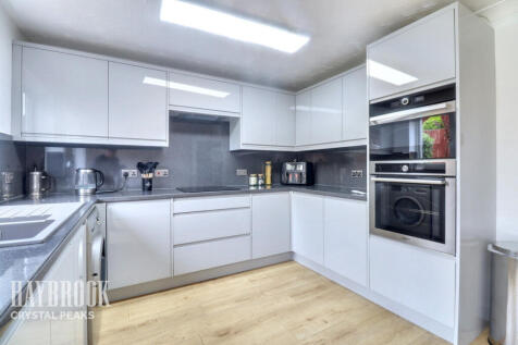 Shunters Drift, Chesterfield 3 bed detached house for sale
