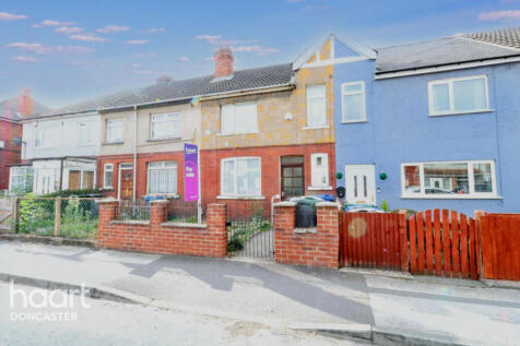 Kings Crescent, Edlington, Doncaster 3 bed terraced house for sale