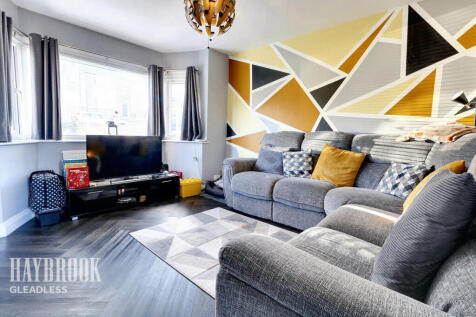 2 bedroom semi-detached house for sale