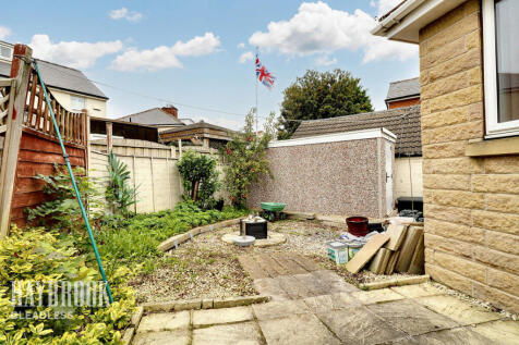 Hollinsend Road, Sheffield 2 bed detached bungalow for sale