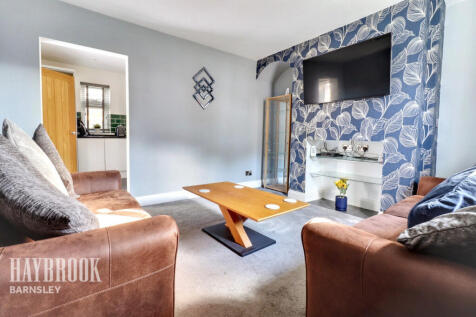 2 bedroom semi-detached house for sale